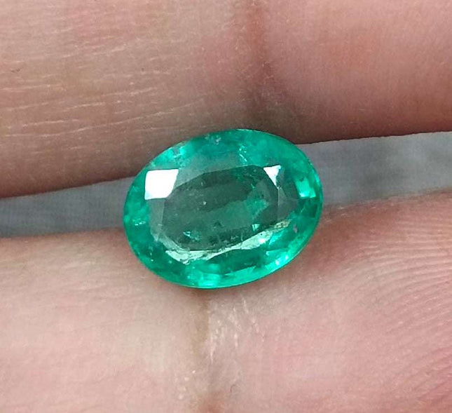 Certified 2.15ct Natural Zambian Emerald, Eye Clean Medium Light Green Stone.