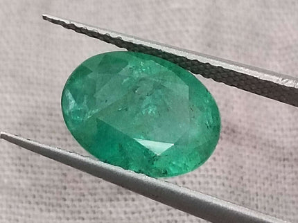 SALE! Natural Emerald 2.76ct Certified Oval Cut Medium Light Green Loose Gemstone