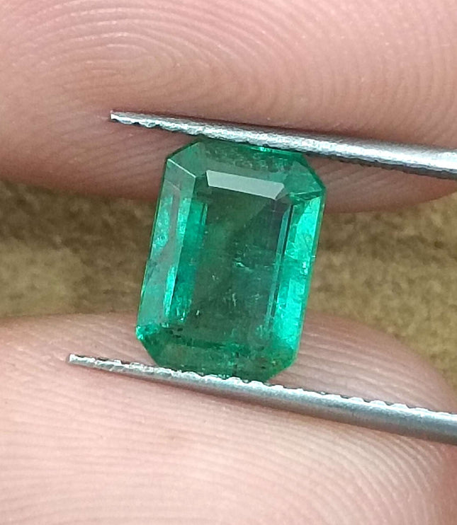 GSI Certified 1.54ct Medium Green Zambian Emerald