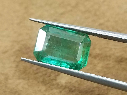 GSI Certified 1.54ct Medium Green Zambian Emerald