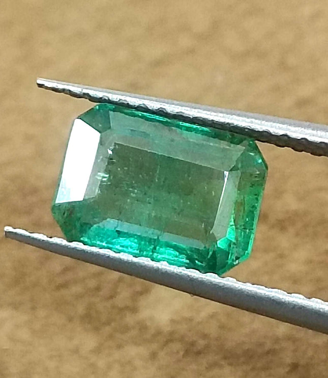 GSI Certified 1.54ct Medium Green Zambian Emerald