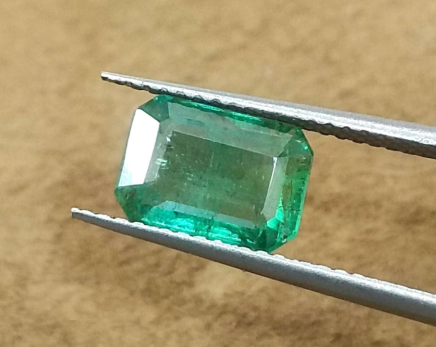 GSI Certified 1.54ct Medium Green Zambian Emerald