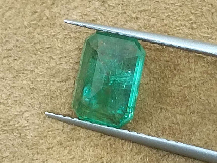 GSI Certified 1.54ct Medium Green Zambian Emerald