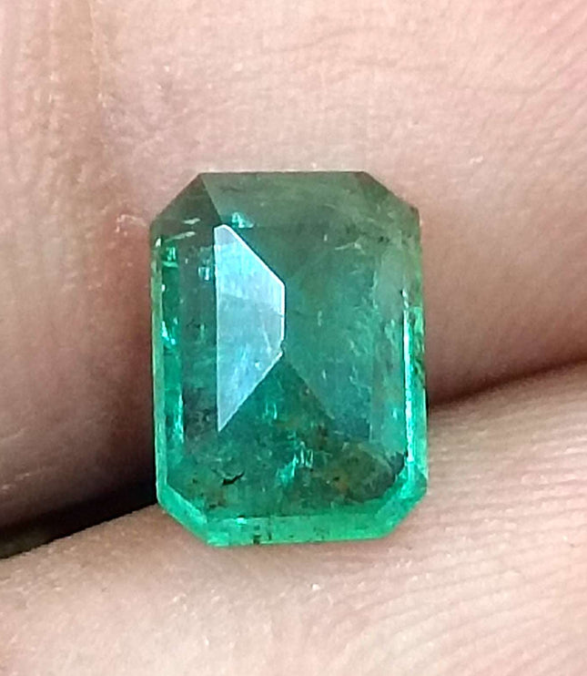 GSI Certified 1.54ct Medium Green Zambian Emerald