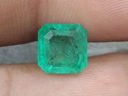 GSI certified 2.80ct medium green Zambian emerald