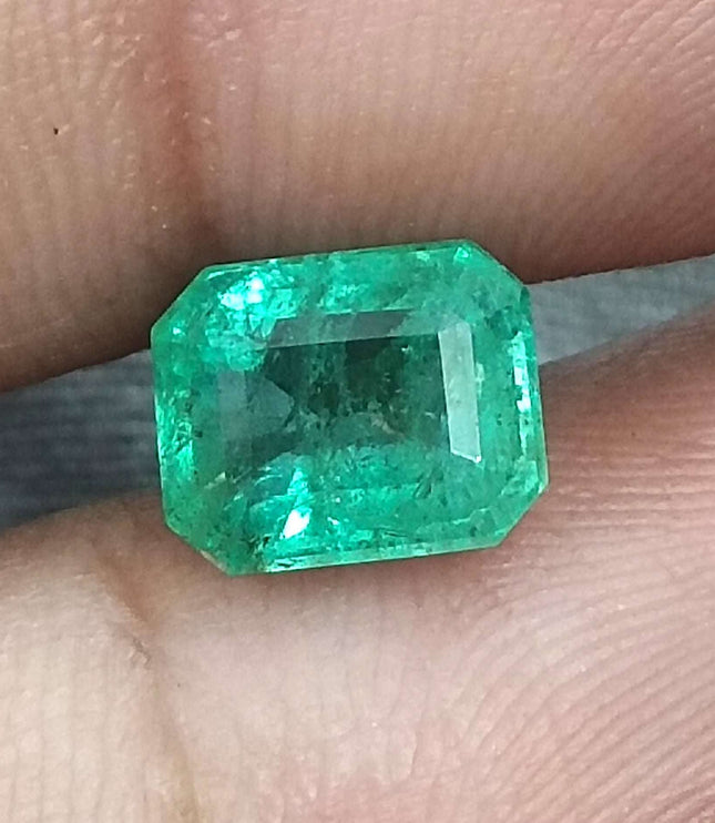 GSI certified 2.27ct velvet green natural Zambian emerald
