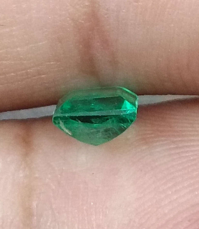 GSI Certified 0.81ct Panjshir Emerald Vivid Green Natural Loose Gemstone.