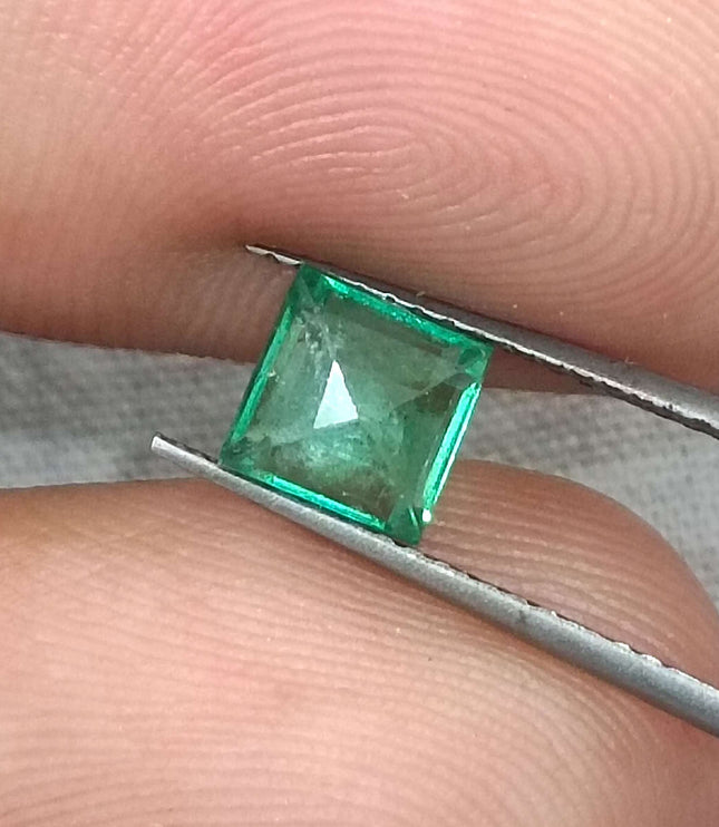 GSI Certified 0.81ct Panjshir Emerald Vivid Green Natural Loose Gemstone.