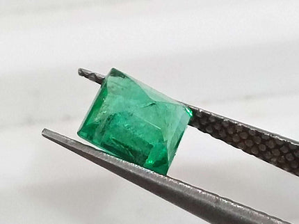 GSI Certified 0.81ct Panjshir Emerald Vivid Green Natural Loose Gemstone.