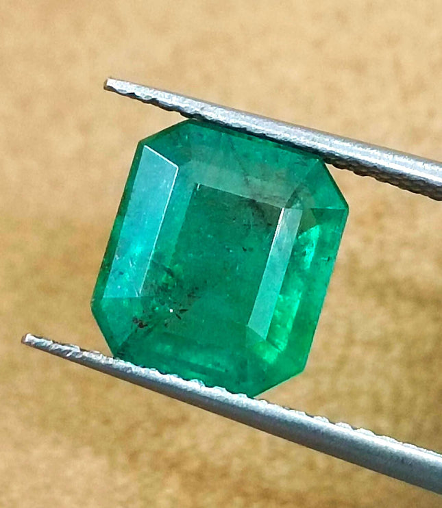 GSI certified 3.01ct medium deep vivid green Zambian emerald