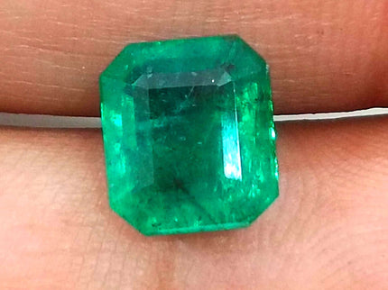 GSI certified 3.01ct medium deep vivid green Zambian emerald