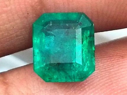 GSI certified 3.01ct medium deep vivid green Zambian emerald