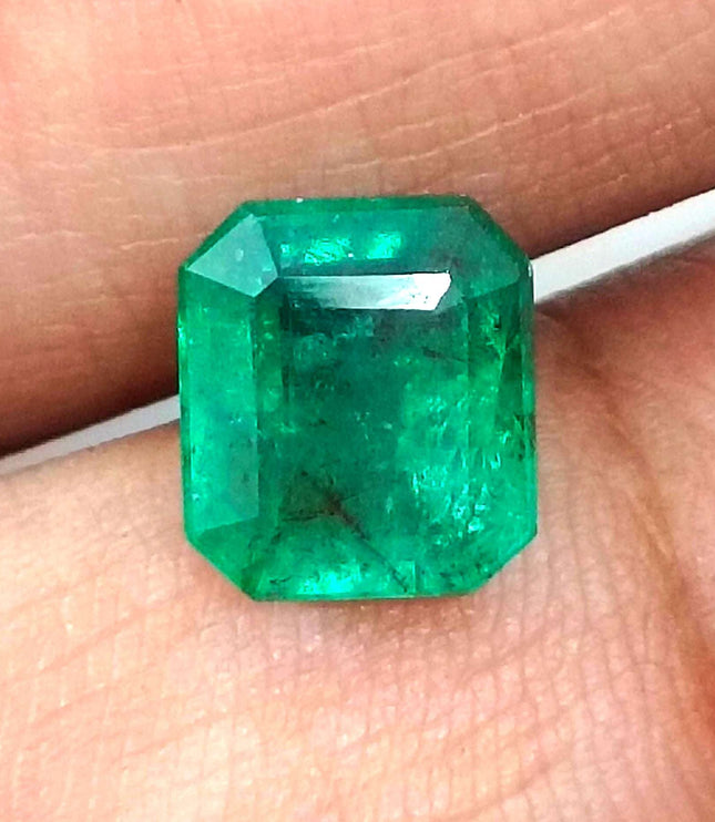 GSI certified 3.01ct medium deep vivid green Zambian emerald