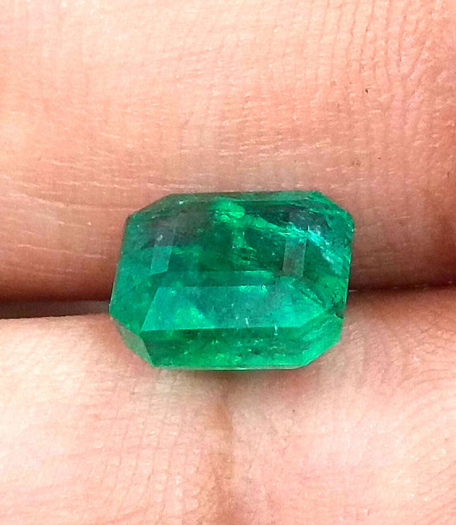 GSI certified 3.01ct medium deep vivid green Zambian emerald