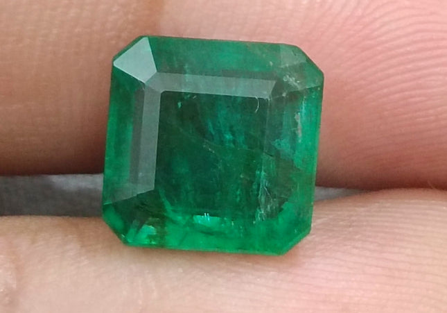 GSI Certified 4.61ct Deep Green Emerald , 100% Natural Gem