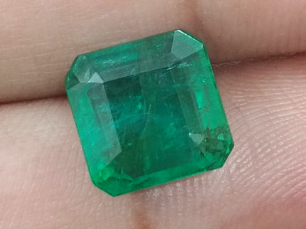 GSI Certified 4.61ct Deep Green Emerald , 100% Natural Gem
