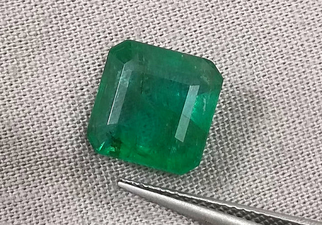 GSI Certified 4.61ct Deep Green Emerald , 100% Natural Gem