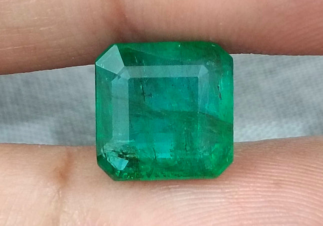 GSI Certified 4.61ct Deep Green Emerald , 100% Natural Gem