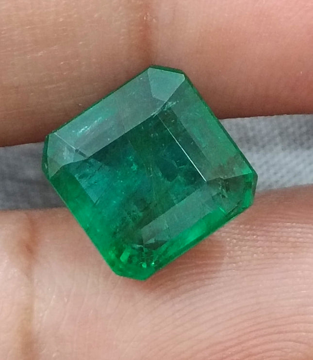 GSI Certified 4.61ct Deep Green Emerald , 100% Natural Gem