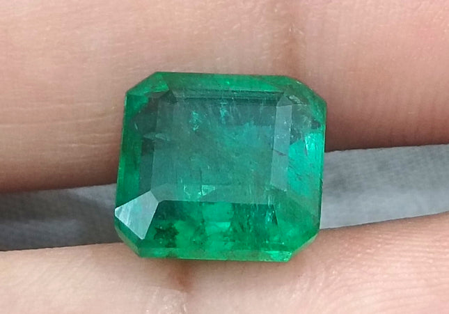 GSI Certified 4.61ct Deep Green Emerald , 100% Natural Gem