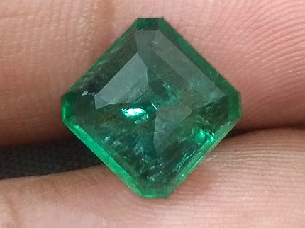 GSI Certified 4.61ct Deep Green Emerald , 100% Natural Gem