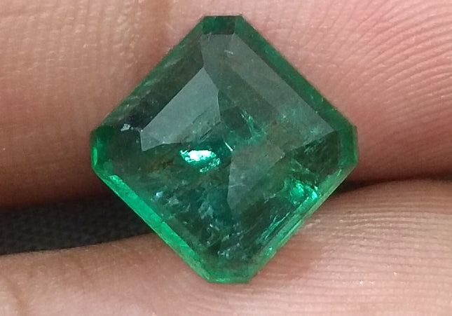 GSI Certified 4.61ct Deep Green Emerald , 100% Natural Gem