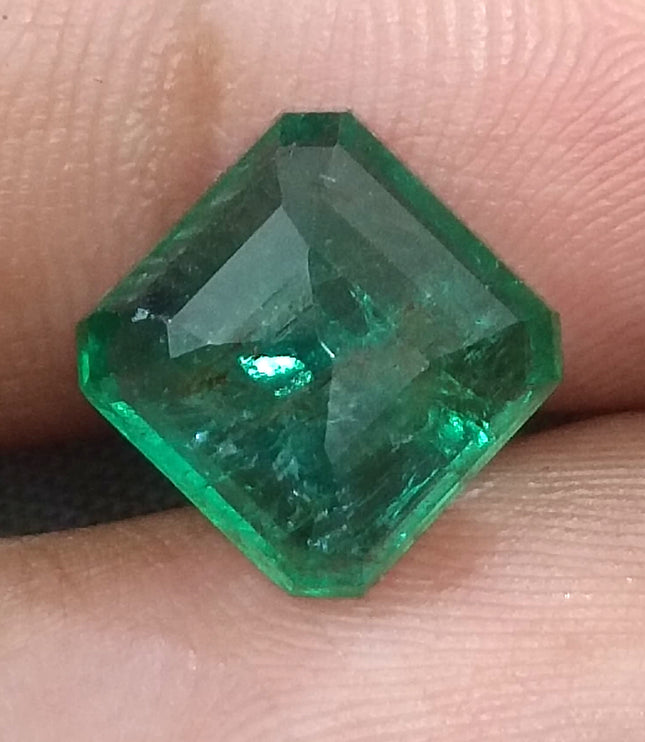 GSI Certified 4.61ct Deep Green Emerald , 100% Natural Gem