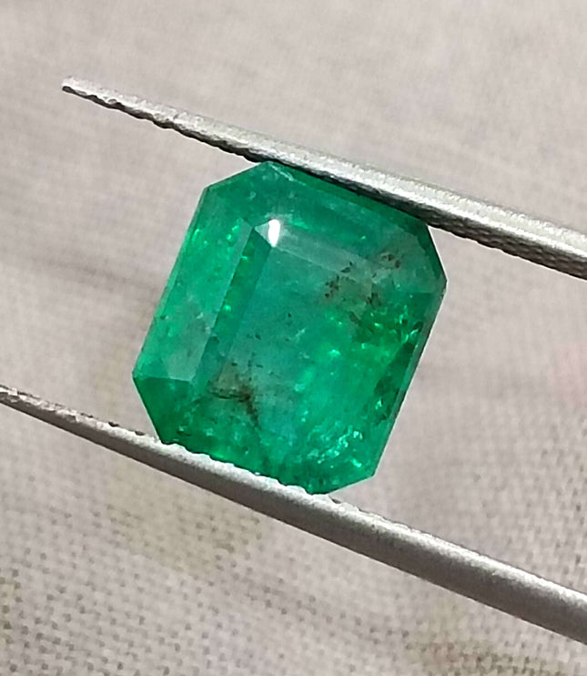 GSI certified 3.01ct medium deep vivid green Zambian emerald