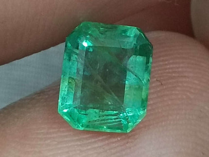 GSI Certified 1.54ct Medium Green Zambian Emerald