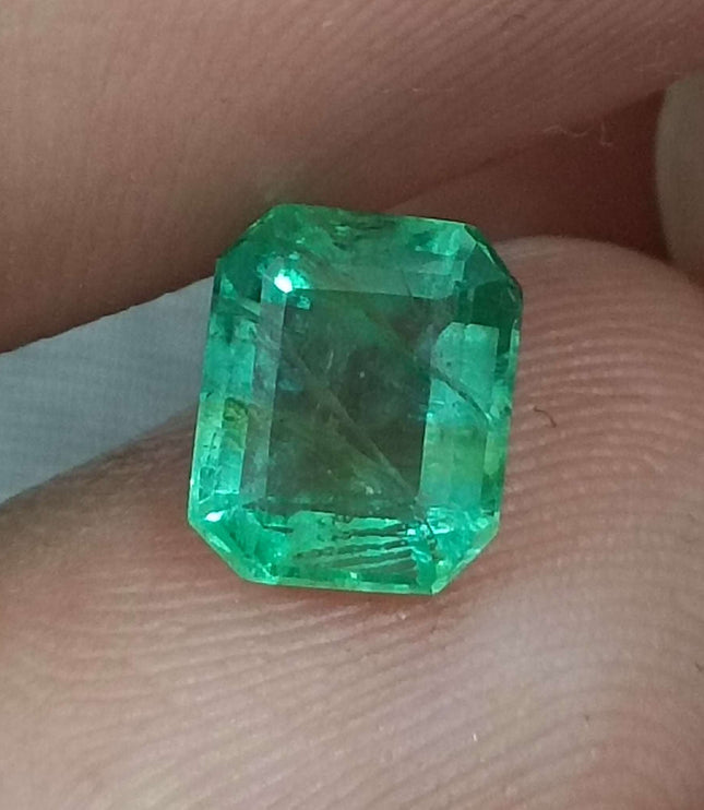 GSI Certified 1.54ct Medium Green Zambian Emerald