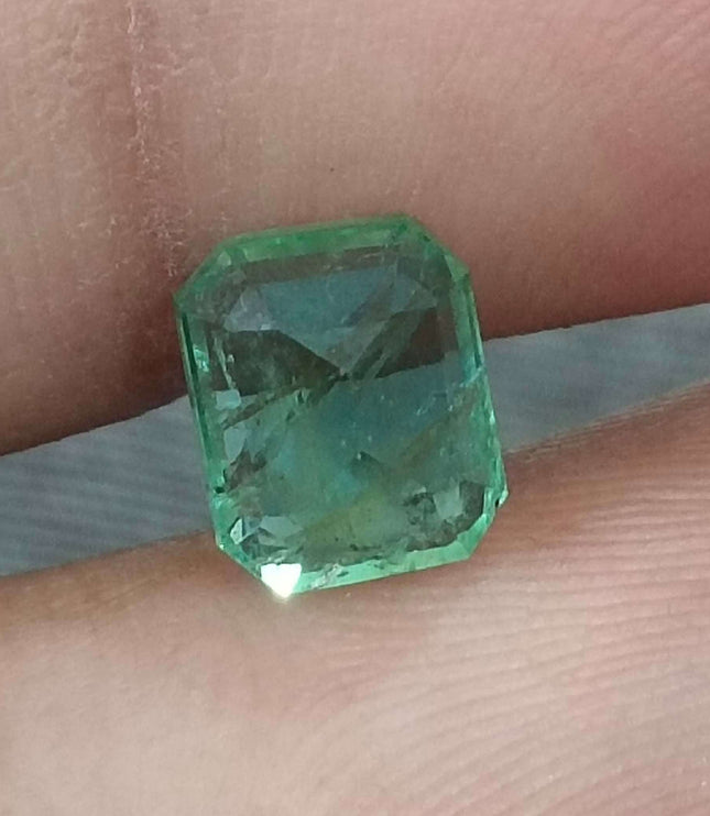 GSI Certified 1.54ct Medium Green Zambian Emerald
