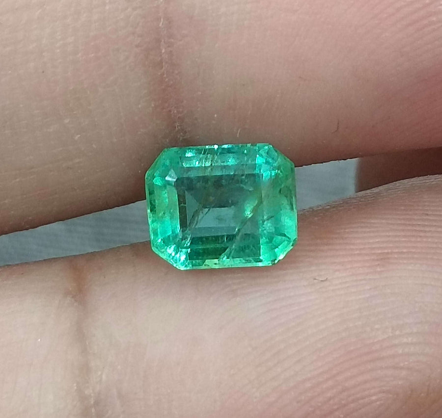 GSI Certified 1.54ct Medium Green Zambian Emerald