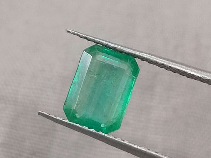Certified 1.75ct Natural Zambian Emerald Medium Light Green Stone.