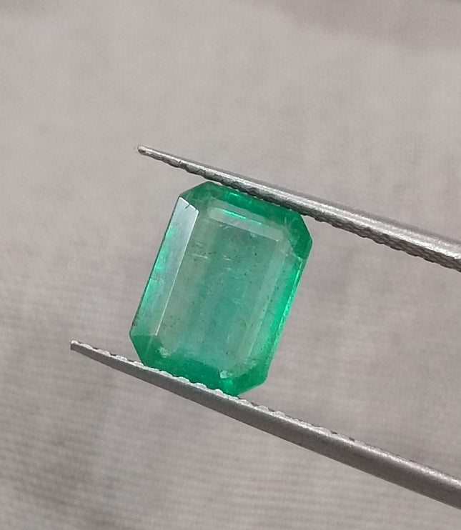 Certified 1.75ct Natural Zambian Emerald Medium Light Green Stone.