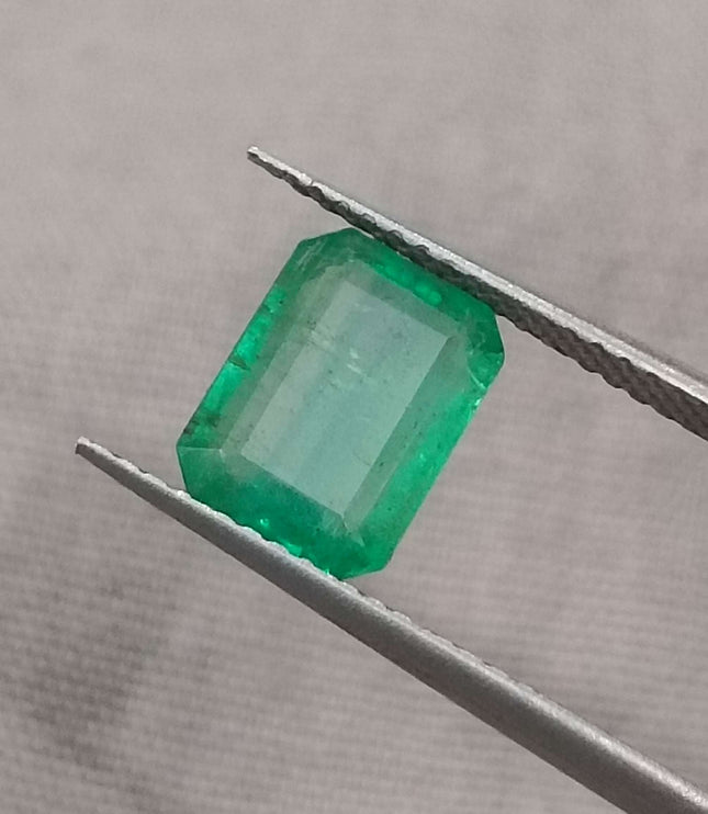 Certified 1.75ct Natural Zambian Emerald Medium Light Green Stone.