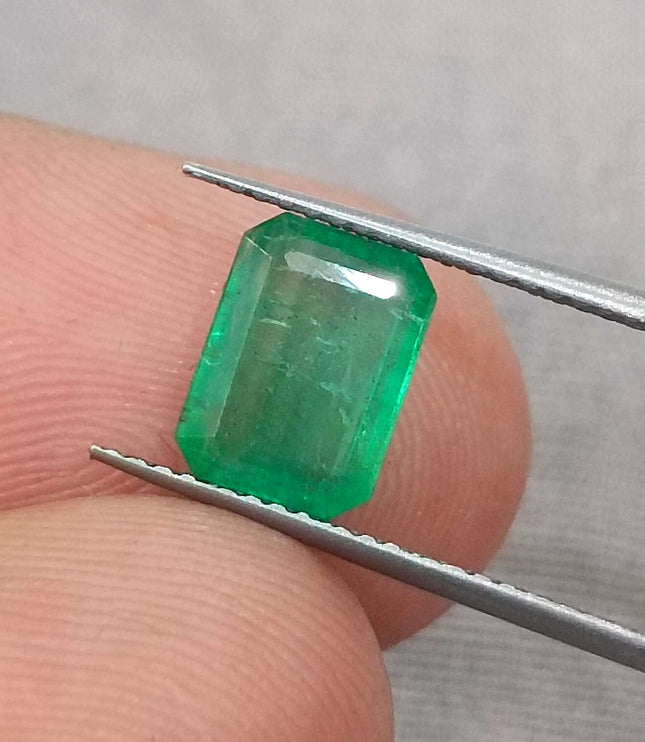 Certified 1.75ct Natural Zambian Emerald Medium Light Green Stone.