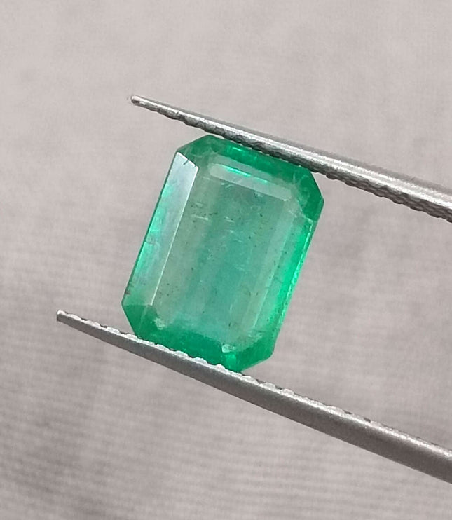 Certified 1.75ct Natural Zambian Emerald Medium Light Green Stone.