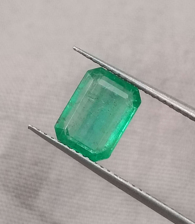 Certified 1.75ct Natural Zambian Emerald Medium Light Green Stone.
