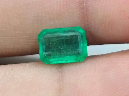 Certified 1.75ct Natural Zambian Emerald Medium Light Green Stone.