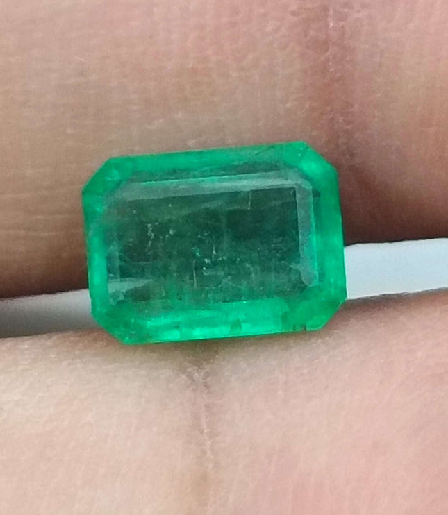 Certified 1.75ct Natural Zambian Emerald Medium Light Green Stone.