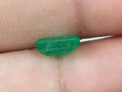 Certified 1.75ct Natural Zambian Emerald Medium Light Green Stone.