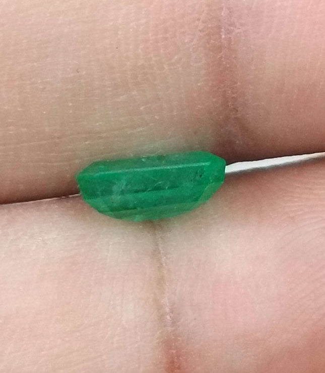 Certified 1.75ct Natural Zambian Emerald Medium Light Green Stone.