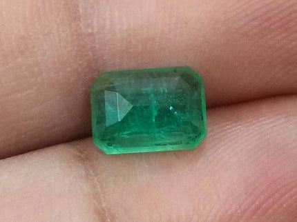 Certified 1.75ct Natural Zambian Emerald Medium Light Green Stone.