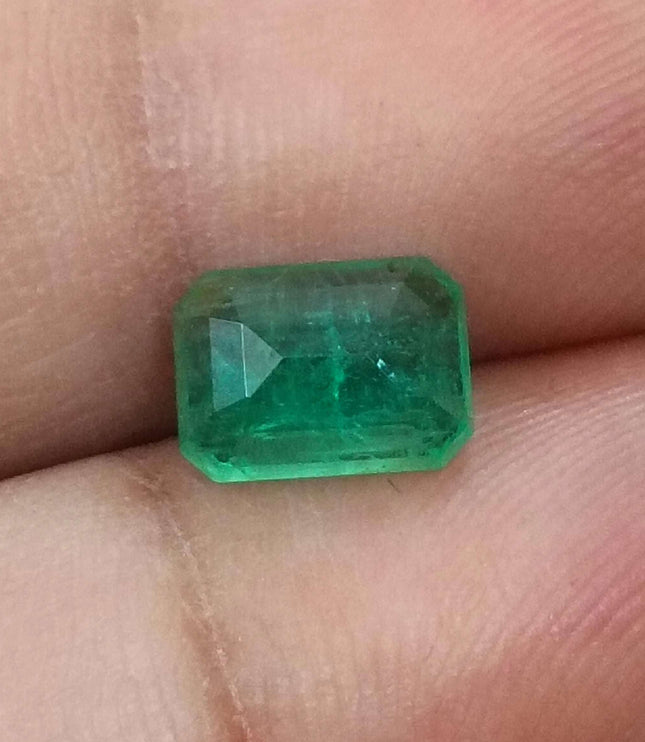 Certified 1.75ct Natural Zambian Emerald Medium Light Green Stone.