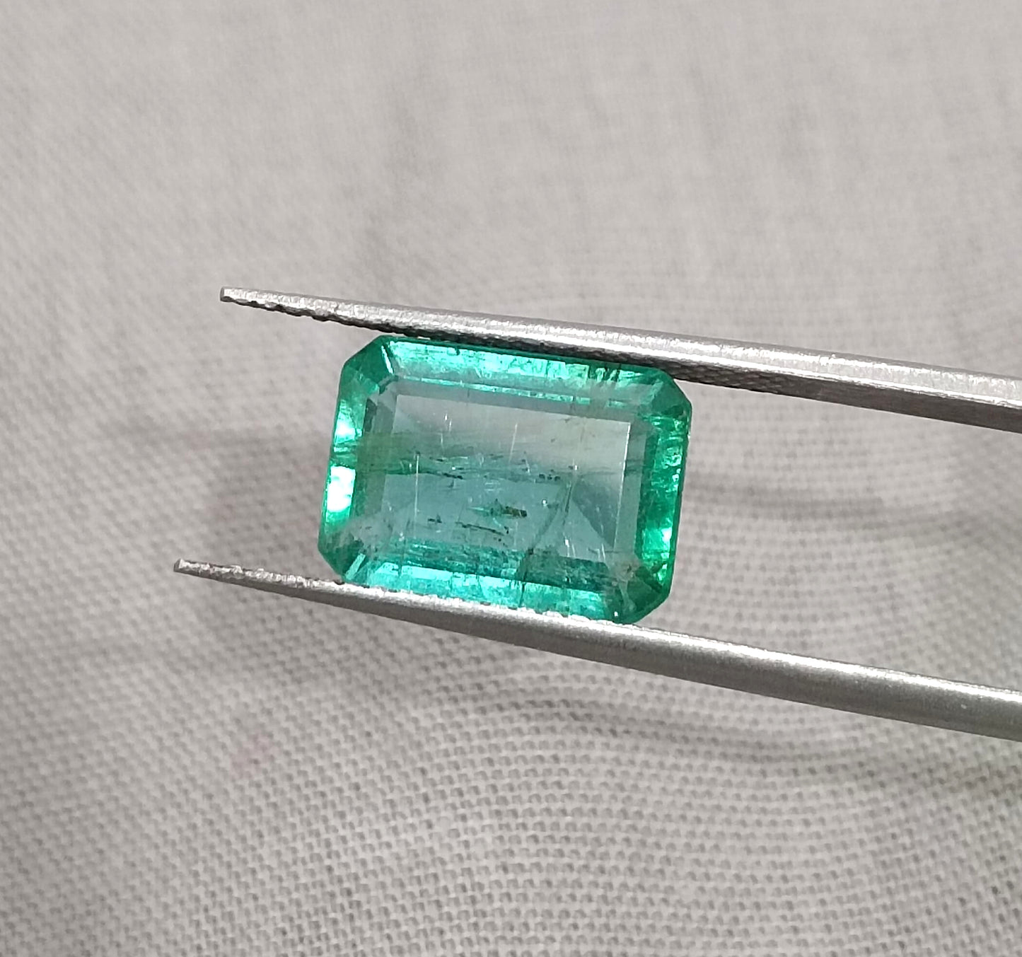 GSI Certified 3.05ct Zambian Emerald, 100% Natural Gemstone