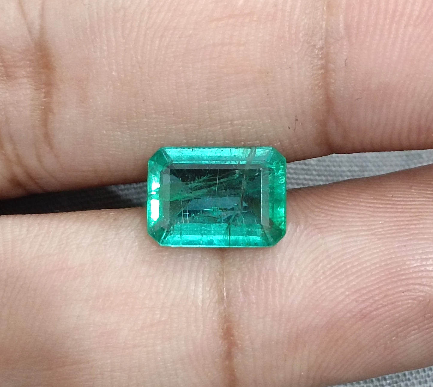 GSI Certified 3.05ct Zambian Emerald, 100% Natural Gemstone