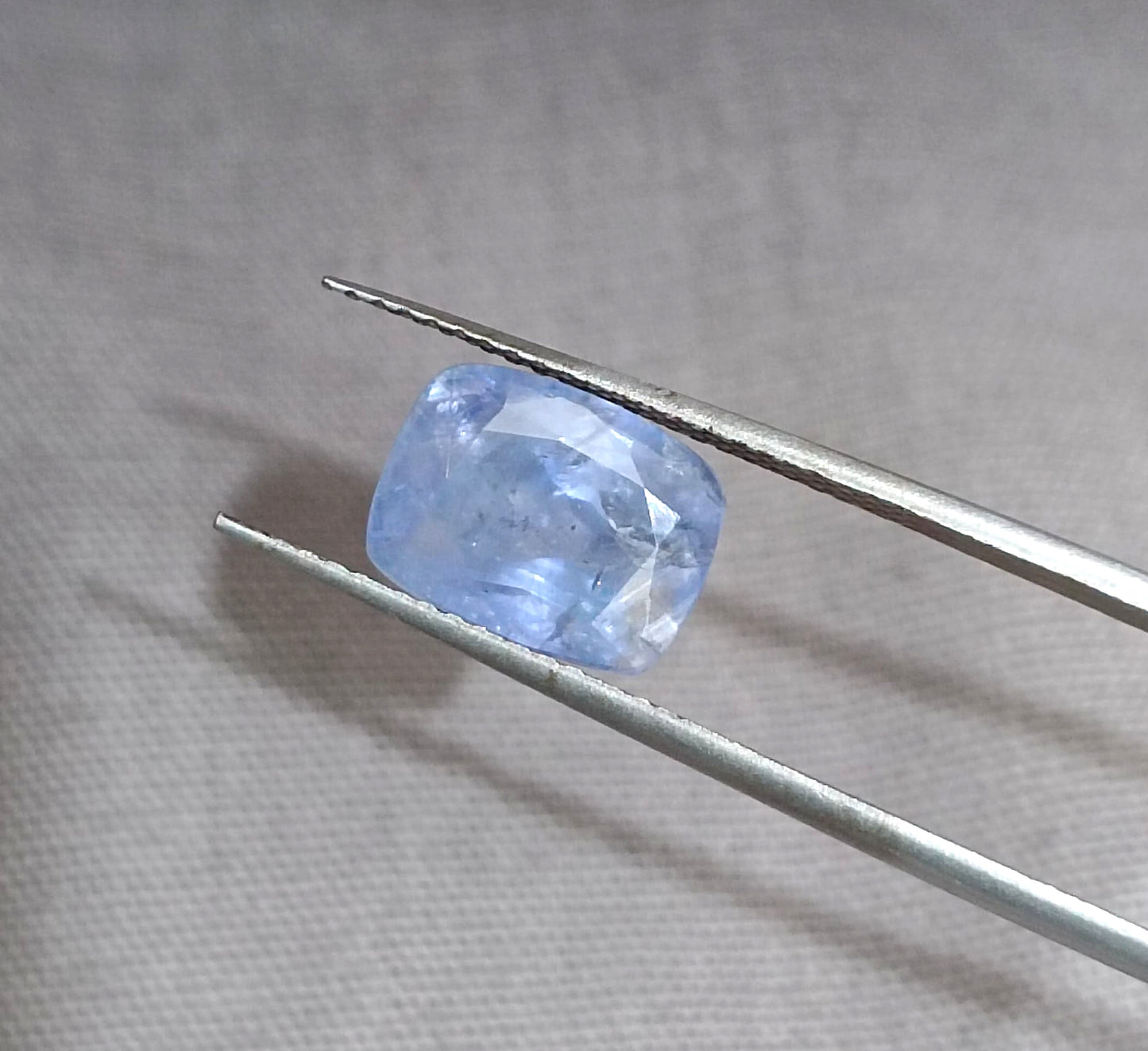 GSI Certified 4.59ct Blue Ceylon Sapphire, 100% Natural untreated Gemstone