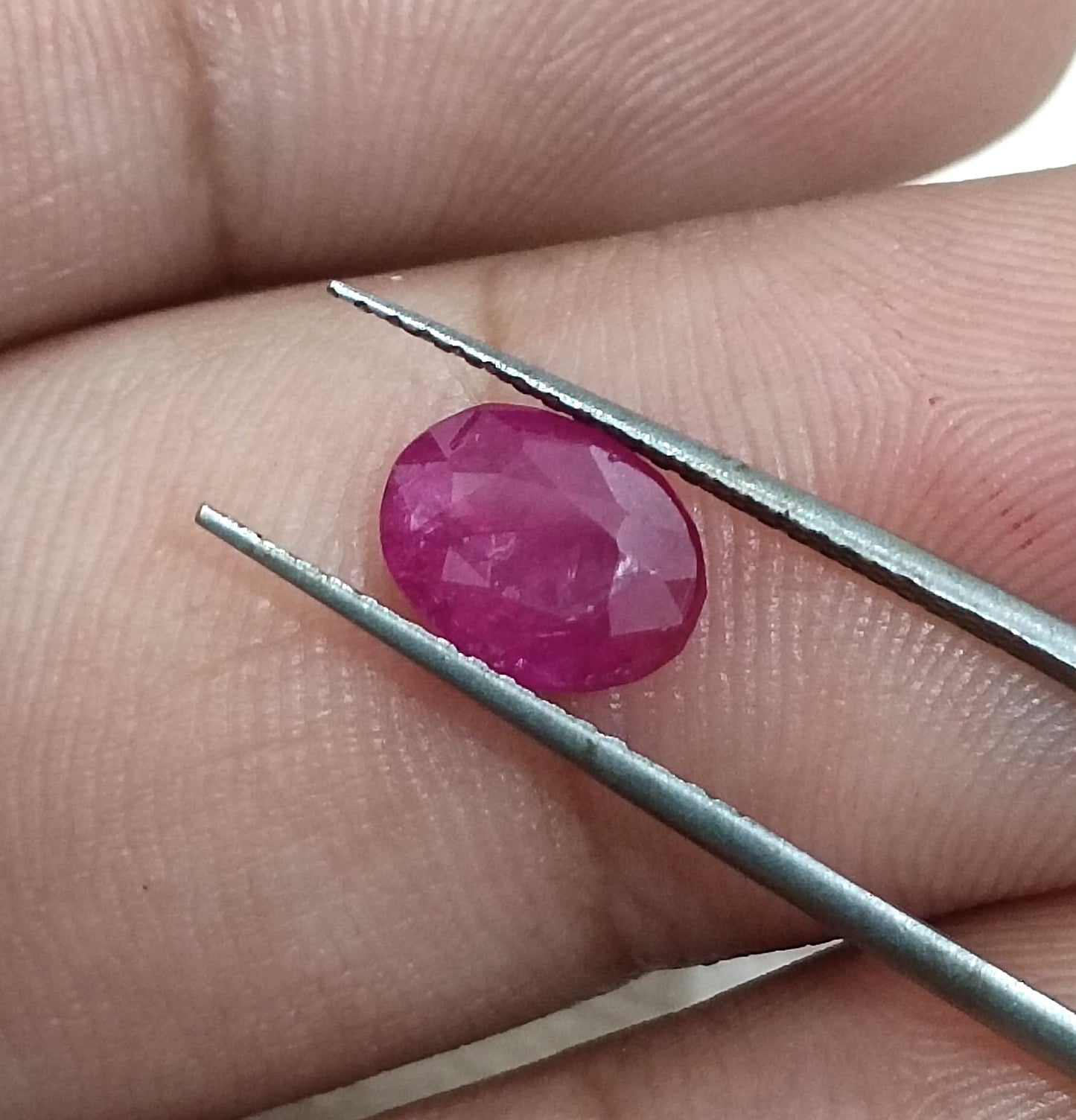 GSI Certified 1.74ct Burmese Ruby. 100% Natural Untreated Gemstone