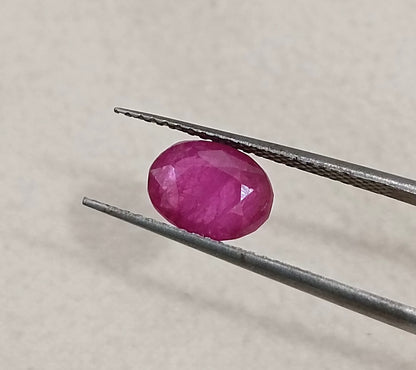 GSI Certified 1.74ct Burmese Ruby. 100% Natural Untreated Gemstone