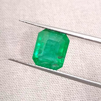 2.58ct Vivid Green Swat Emerald, 100% Natural Gemstone